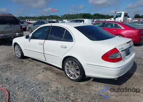 2008 Mercedes-Benz E 350 4Matic z USA, uszkodzony, nr VIN WDBUF87X38B201939